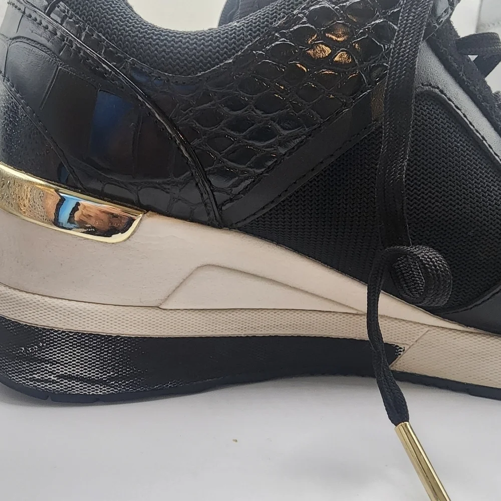 Michael Kors Wedge Sneakers Back And Gold Size 8.5.